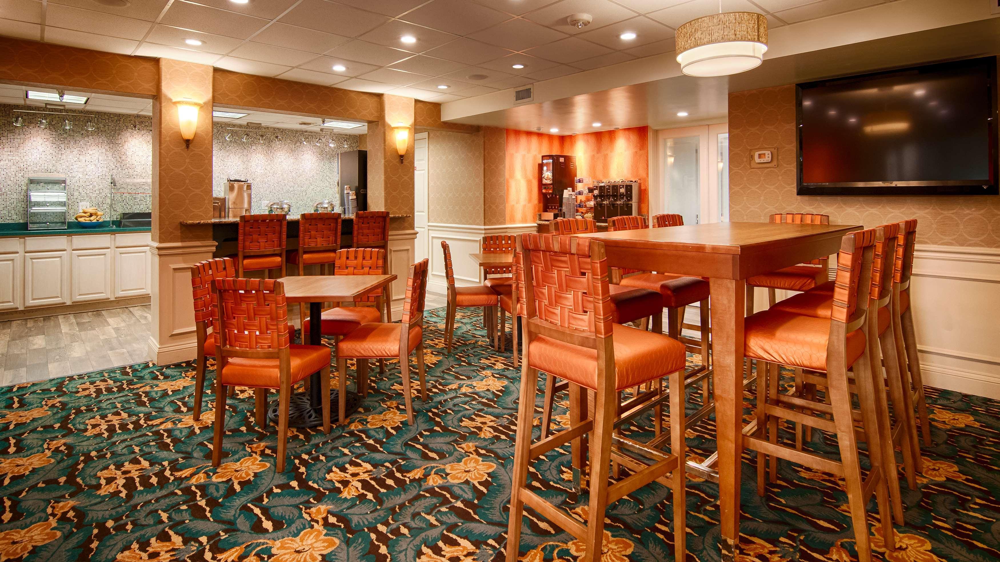Spark By Hilton Sarasota Siesta Key Gateway Hotel Point O'Rocks