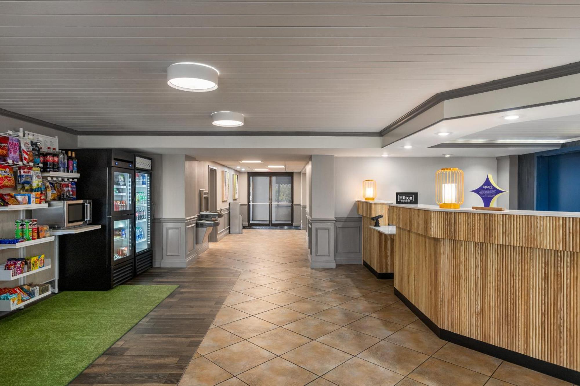 Spark By Hilton Sarasota Siesta Key Gateway Hotel