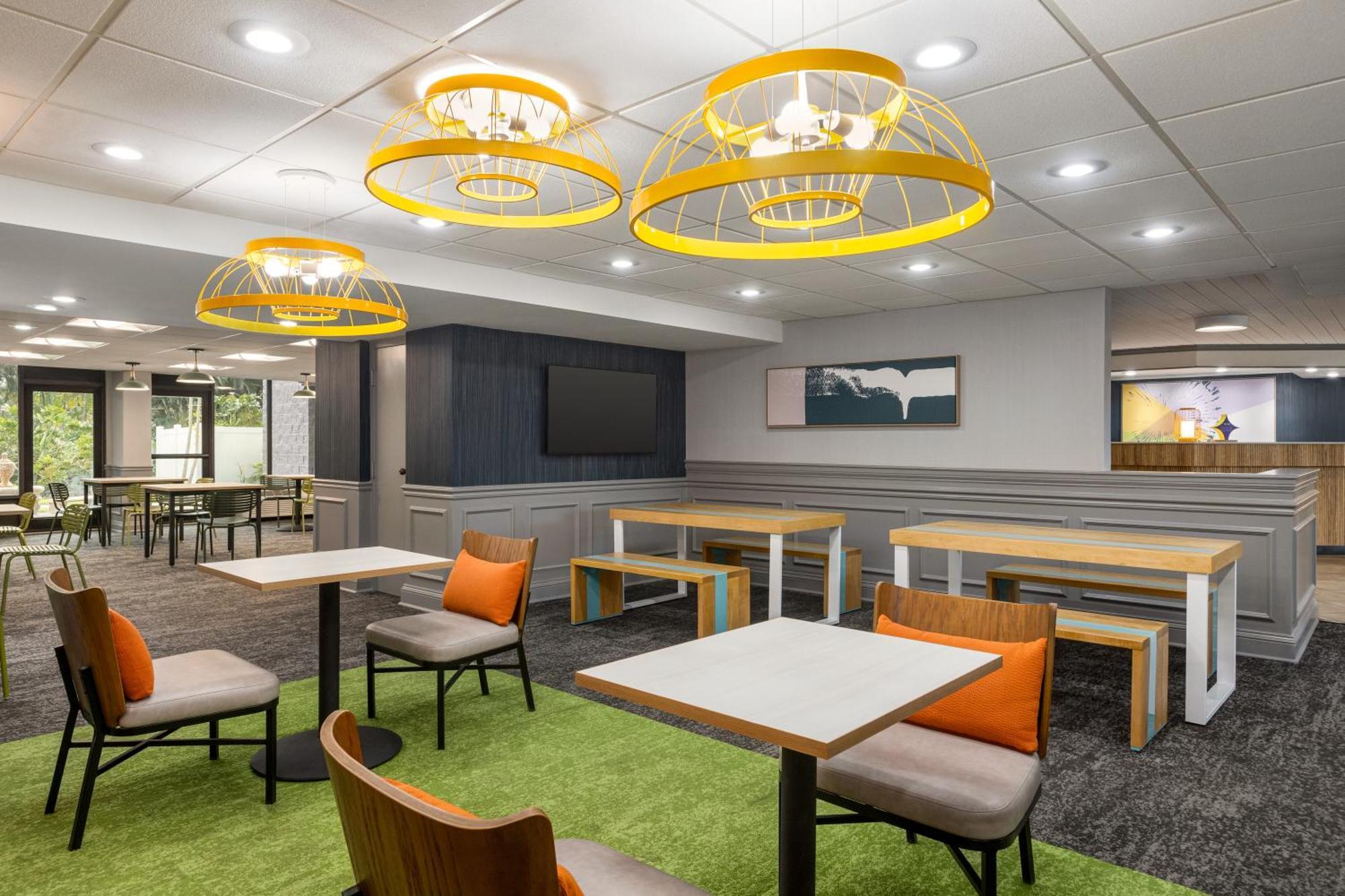 Spark By Hilton Sarasota Siesta Key Gateway Hotel 3*