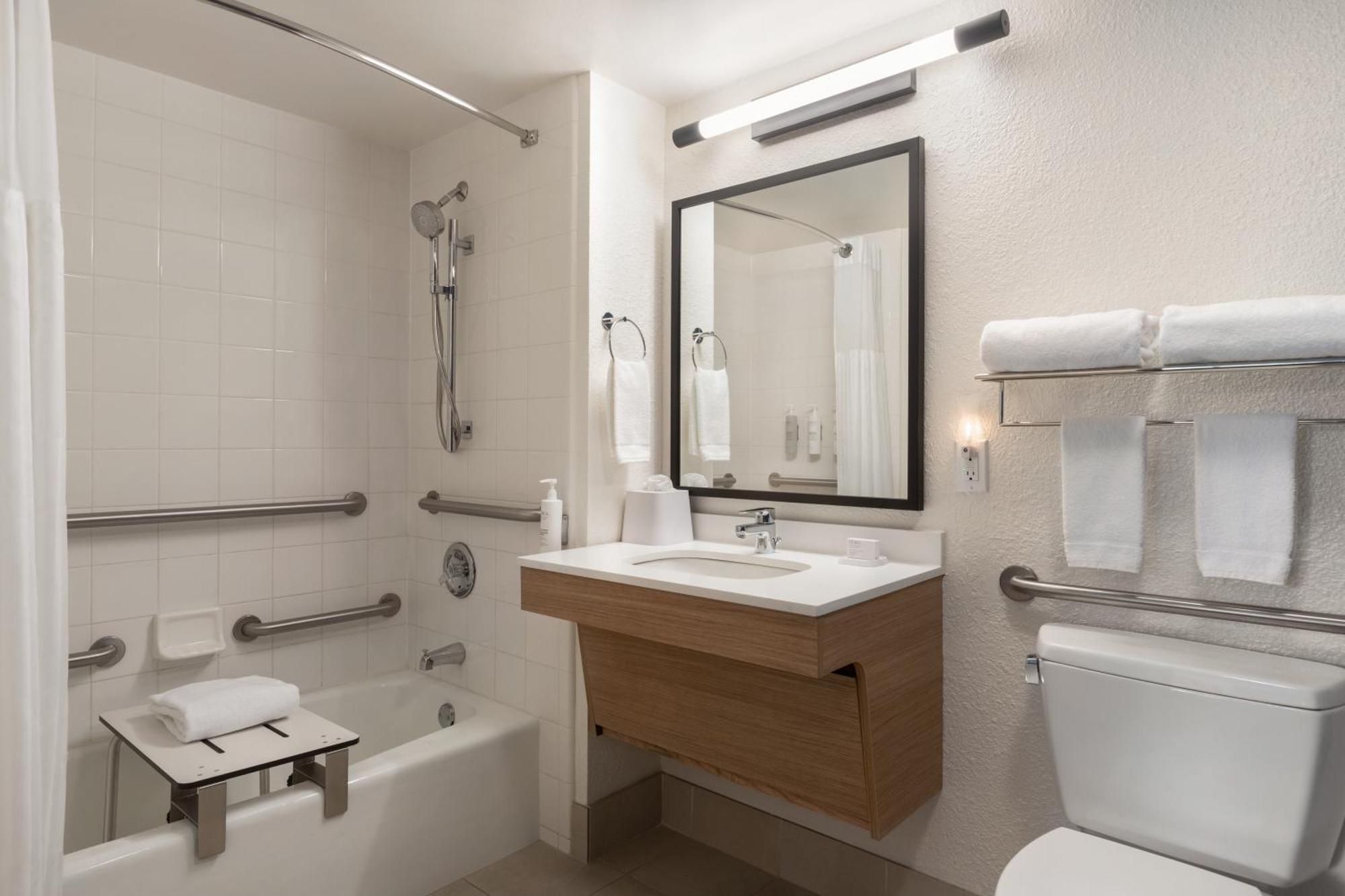 Spark By Hilton Sarasota Siesta Key Gateway Hotel 3*