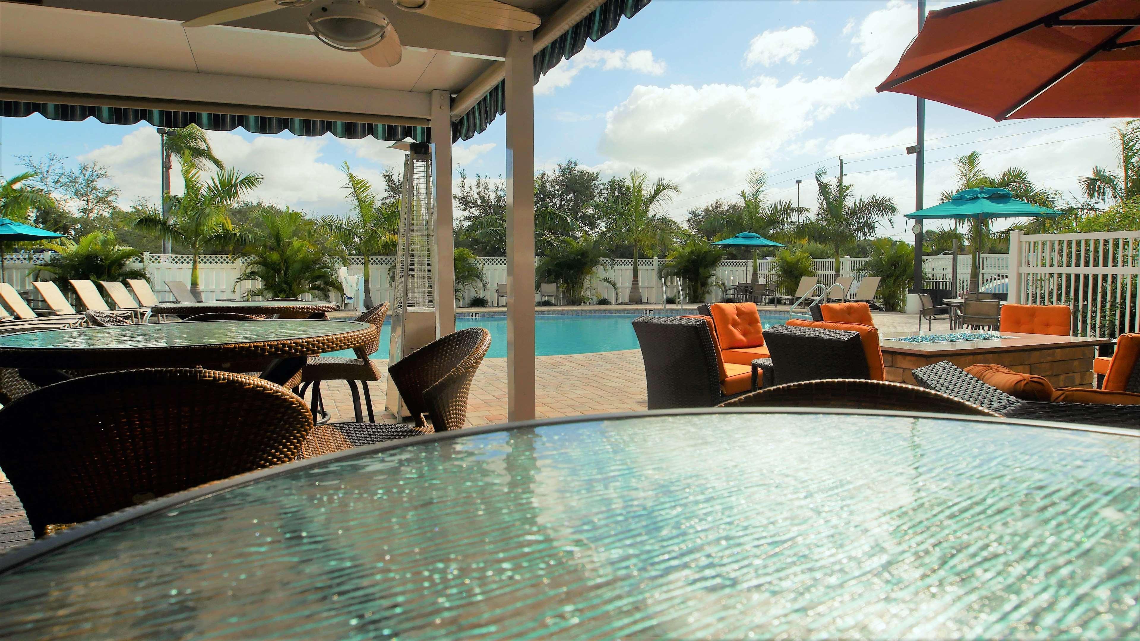 Western Siesta Key Gateway Hotel Point O'Rocks