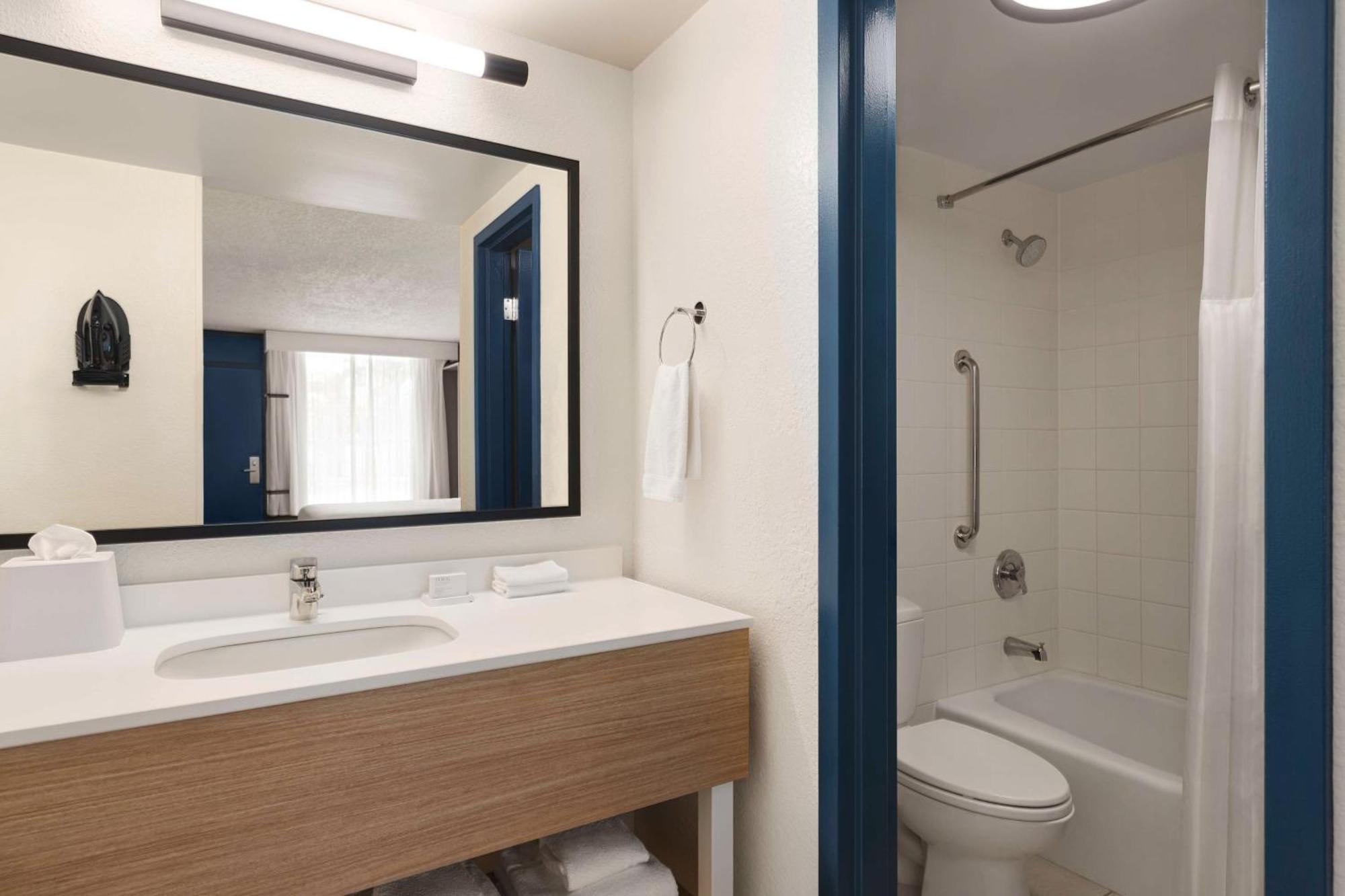 Western Siesta Key Gateway Hotel