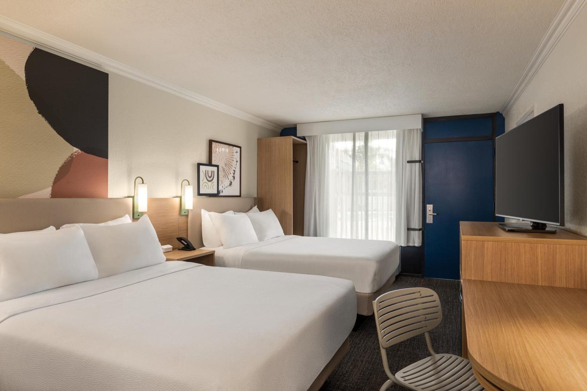 Western Siesta Key Gateway Hotel