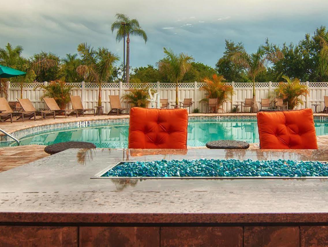 Western Siesta Key Gateway Hotel Point O'Rocks